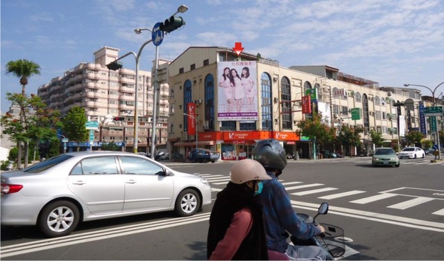 N-0492壁面廣告塔-台南市永華路二段760號-安平運河、大潤發、統茂飯店、地方法院廣告看版